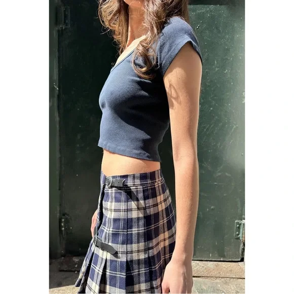 Brandy Melville Wallace Top - Picture 3 of 3